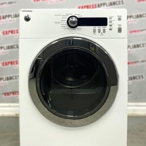 White automatique washing machine